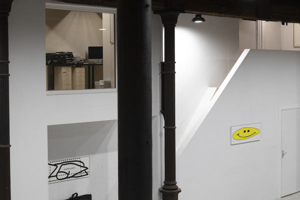 Vue de l'exposition "Printed" à l'atelier TCHIKEBE à Marseille, dans ses nouveaux locaux de la rue Duverger avec des éditions inédites de Claude Closky, Anne-Valérie Gasc, Jean-Luc Moulène, Bruno Peinado et Julien Prévieux.