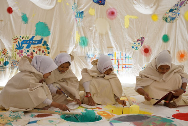 Color in Cave, 彌載映