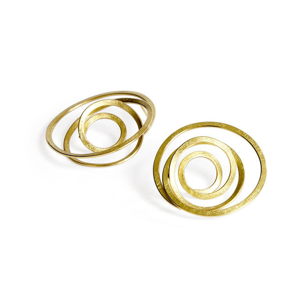 Ute Decker Ear E010 3 Fairtradegold Infinityspiral Photoute Decker 1080