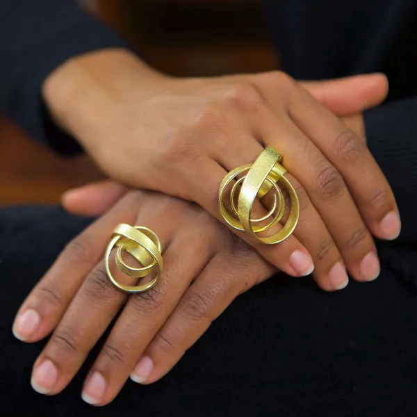 sculptural ring by Ute Decker in 18 kt Faitrade gold