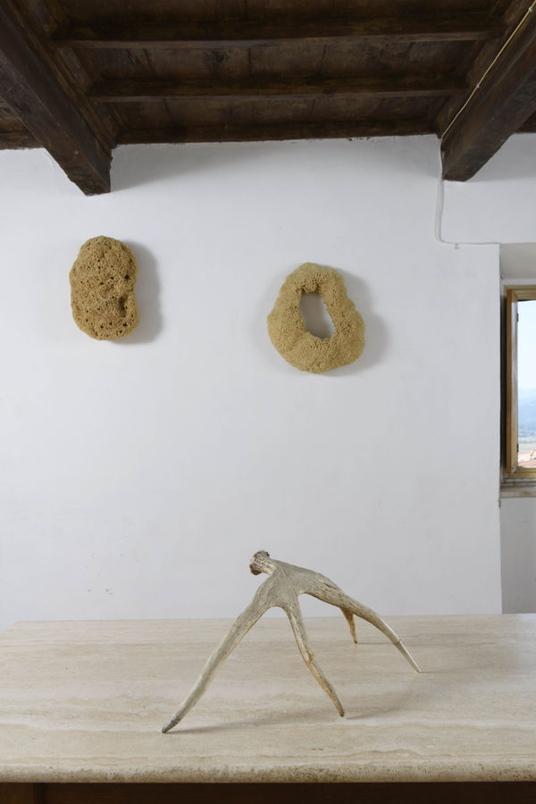Installation view, Giovanni Kronenberg @ Supernaturale, straperetana 2024. Ph. Giorgio Benni.
