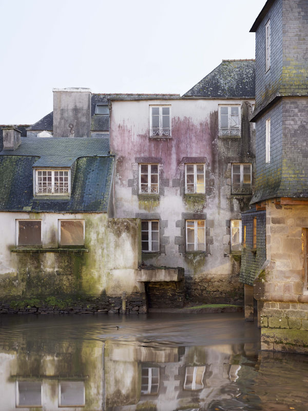 Silvia Camporesi, Pont de Rohan, 2025, Inkjet print on Hahnemühle FineArt Pearl paper, mounted on Dibond, painted wooden frame, UV70 museum glass. Edition: 1/5 + 2 A.P. cm 80 x 60 (framed: cm 84 x 64) Courtesy of the artist and z2o Sara Zanin