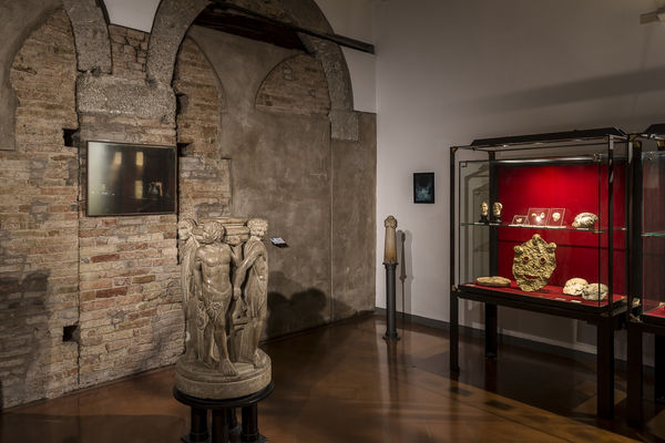 Traces, Ibrahim Ahmed, Evgeny Antufiev, Silvia Camporesi, Kaarina Kaikkonen, Giovanni Kronenberg, Beatrice Pediconi, Nazzarena Poli Maramotti, curated by Marina Dacci, Civic Medieval Museum, Bologna