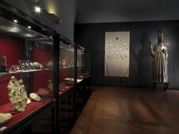 Traces, Ibrahim Ahmed, Evgeny Antufiev, Silvia Camporesi, Kaarina Kaikkonen, Giovanni Kronenberg, Beatrice Pediconi, Nazzarena Poli Maramotti, curated by Marina Dacci, Civic Medieval Museum, Bologna