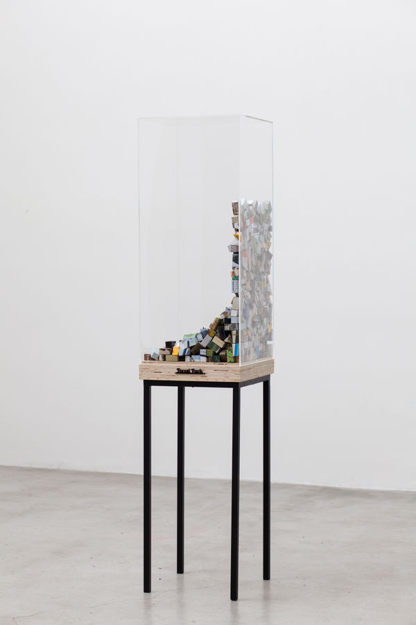 Daniel Escobar Forest Park, 2014 acrylic, plywood and cardboard cutouts 85 x 35 x 35 cm Series: A especulação imobiliária [Real estate speculation]