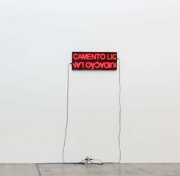 Daniel Escobar A história mais curta [The shortest story], 2014 LED sign 40 x 100 x 5 cm