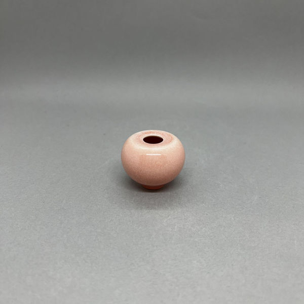 Yuta Segawa baby pink moon vase