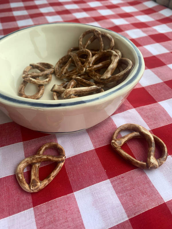 Alma Berrow, Loose Pretzel, 2021