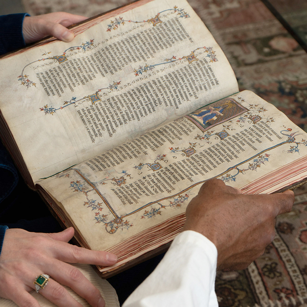 Holding the Roman de la Rose