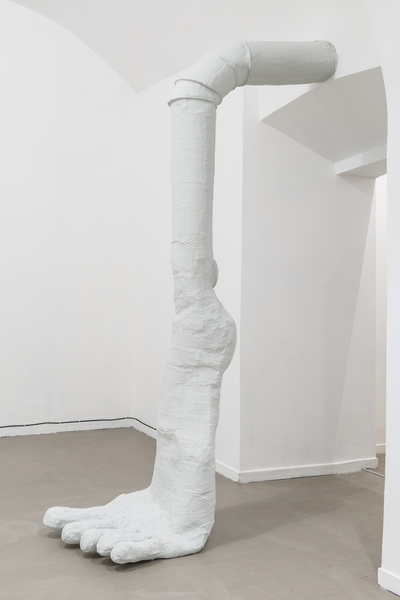 Rebecca Ackroyd, All that's left, 2017