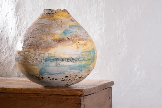 Ceramic Art: Your Complete Guide to Collecting Contemporary Ceramics Discovering ceramic art begins with understanding the remarkable range this ancient...