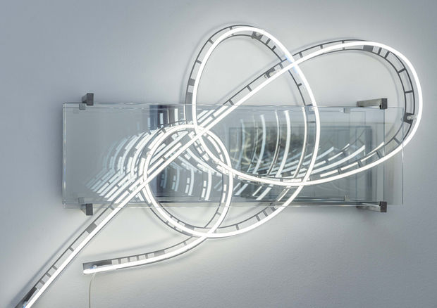 Brigitte Kowanz&lsquo; Werk mit dem Titel UN Climate Change Conference Paris 30.11.2015 12.12.2015 (2019) bezieht sich auf die Daten des...