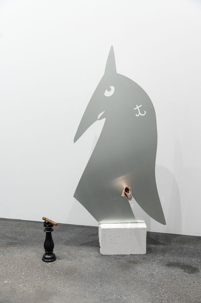 Der Strategist (2018) ist ein Akteur aus dem k&uuml;nstlerischen Universum von Niko Abramidis &NE. Die comicartige Tierfigur besteht aus einer...