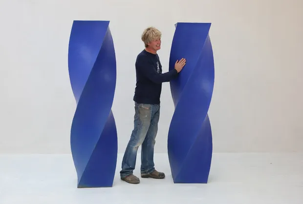 Web: www.alexandermb.co.uk Email: studiosawmill@gmail.com Tel: 07973 739327