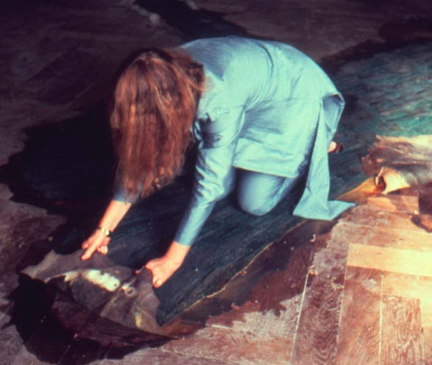 We paste the rooms and then listen. We observe the surface and coat it. We wrap and unwrap. The lived,...