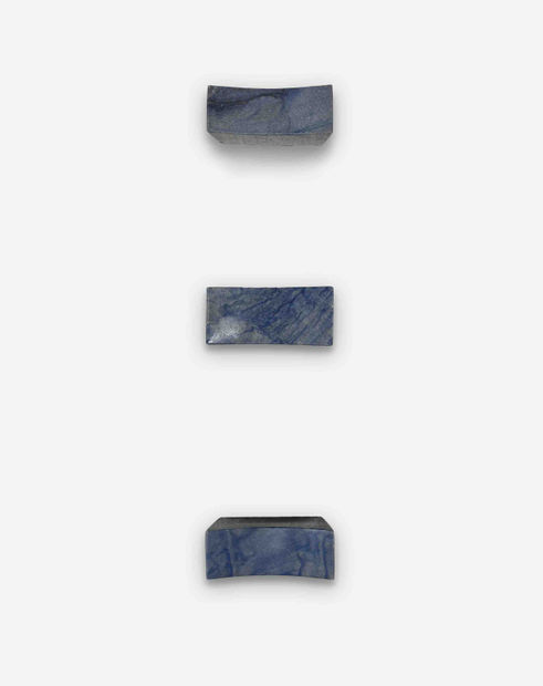 M A R I N A A B R A M O V I C &ldquo;Black Dragon', 1990 quartzo azul,...