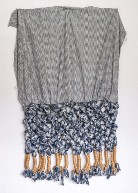 A N T O N I O P I C H I L L &Aacute; &ldquo;Abuela&rdquo;, 2016 tecido e fios...