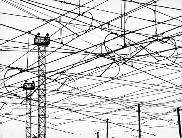 P A U L O P I R E S “Pateo de Manobras”, 1961/2015 pigmento mineral sobre papel de algodão...