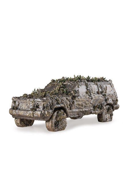 L E A N D R O E R L I C H &ldquo;Coral Car I (Algae)&rdquo;, 2024 porcelana porcelain...