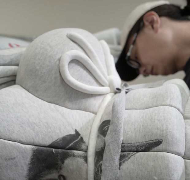 關於 Re. 系列, 一個透過二手衣物作為媒材的系列