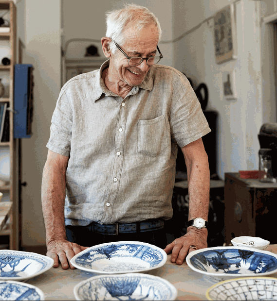 Hylton Nel was born in 1941 in N’kana, Zambia, and now lives and works on the outskirts of Calitzdorp in...