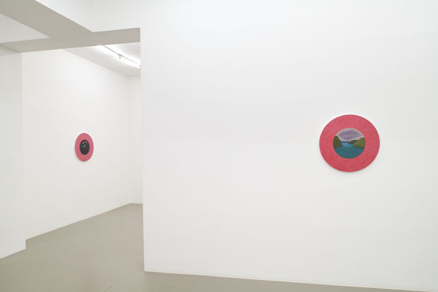 This approach, which focuses on the superimposition of different temporal levels, proves that Bachmann does indeed have something to add...