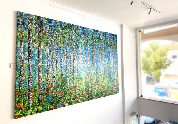 'Walk with Me' 2018 is the largest of Ana's Collection. This 320 x 200 cm canvas truly transports the viewer...