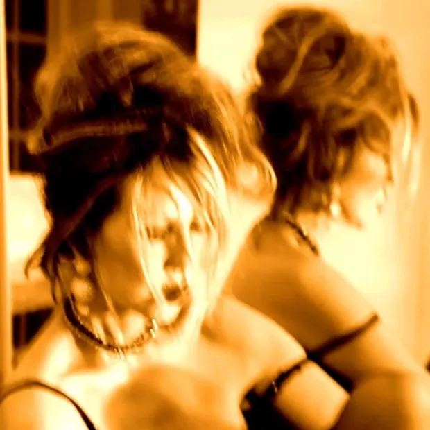 ERIC R. KUHN American-born British architect based in London. With major projects around the world, including the Bluewater Shopping Centre...