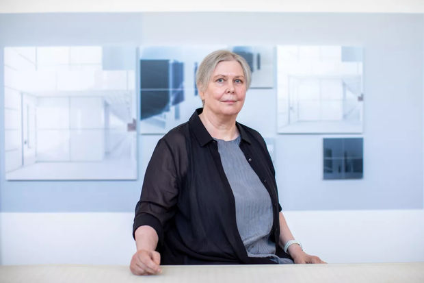 The Los Angeles Times, For artist Uta Barth, learning to photograph is a way of learning to see