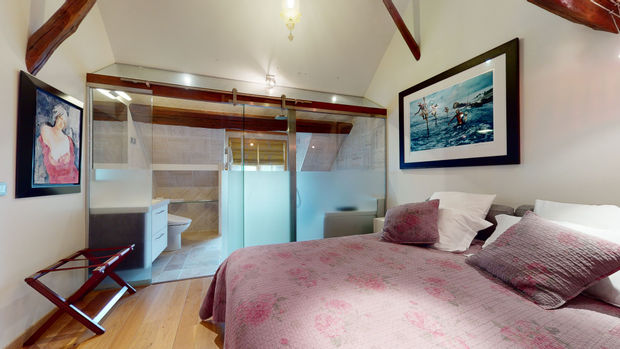 Suite Petit Musée, A Duplex of Curated Masterpieces