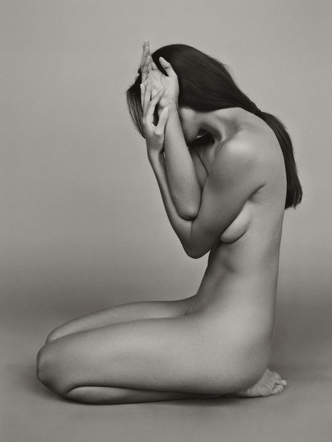 Neeltje De Vries, The Quiet Power of Her Gaze