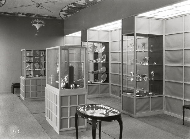 1923 Wiwen Nilsson makes his debut with designs for his father&rsquo;s company at Jubileumsutst&auml;llningen i G&ouml;teborg (The Gothenburg Tercentennial Jubilee...