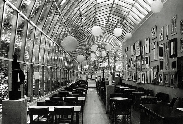 1934 After the success at Stockholmsutst&auml;llningen in 1930, Wiwen Nilsson exhibits jewellery at the XIX Biennale di Venezia (19th Venice...