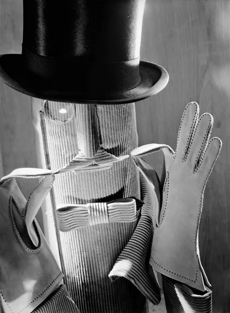 L'APRÈS-GUERRE : LUXE, PUBLICITÉ ET ÉLÉGANCE RETROUVÉE