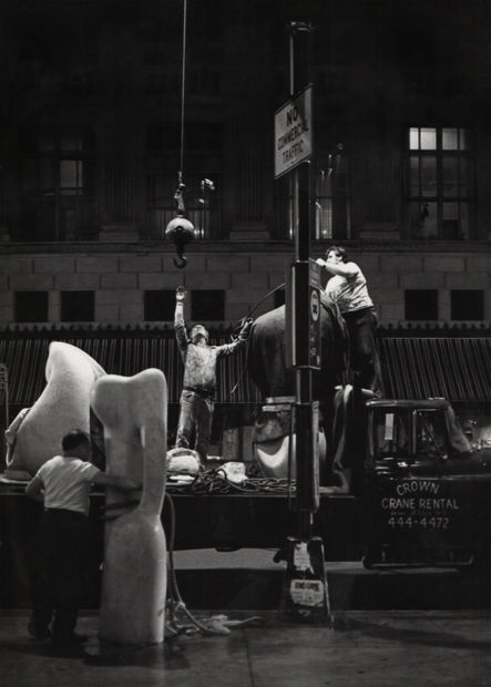 Rockefeller Center (1977), The First Late-Night Guerrilla Installation