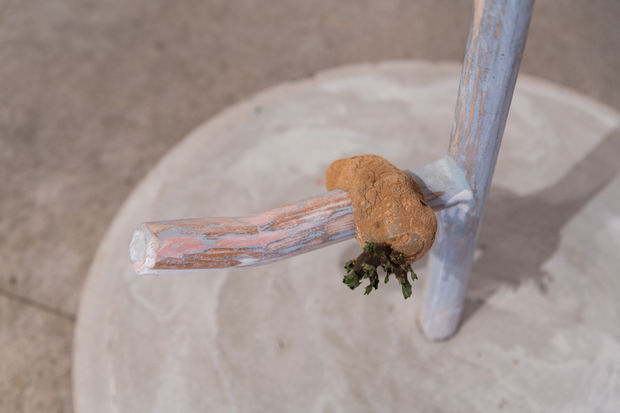 Franklin produces paintings and sculptures that depict or evoke the actions performed on the most quotidian stage, that of the...