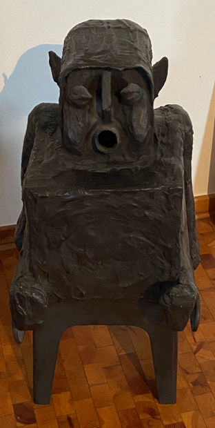 While H&ouml;dicke's paintings have a directness suited to the scenes he depicts, his sculptures communicate an idiosyncratic monumentality. In H&ouml;dicke's...