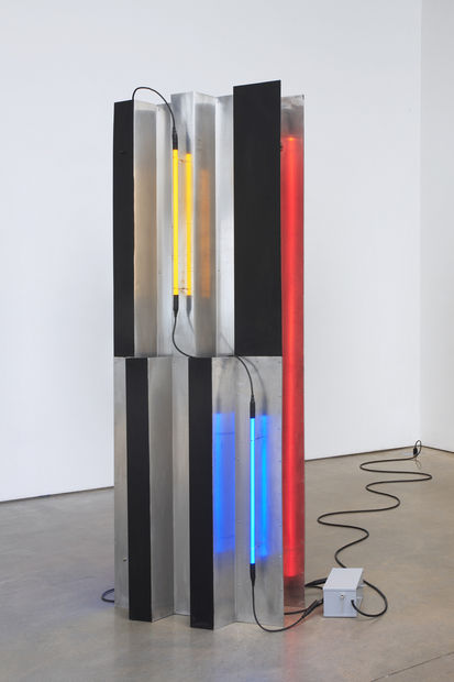 In the 1980s, after a period of having primarily focused on wall objects, Sonnier begins to incorporate aluminum in his...