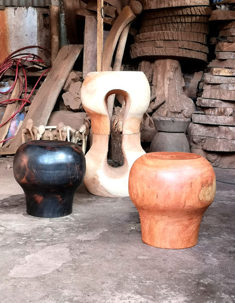 In counterpoint to the stools and the small tables, the mirrors designed by Estelle Yomeda lean toward rhizomatic profusion. Beaded...