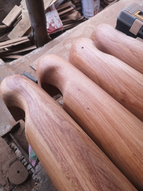 In counterpoint to the stools and the small tables, the mirrors designed by Estelle Yomeda lean toward rhizomatic profusion. Beaded...