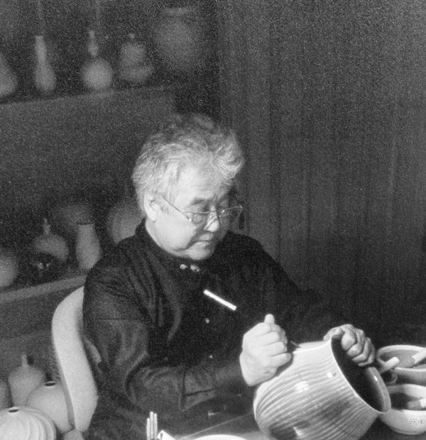 TOKUDA YASOKICHI III was born in Ishikawa Prefecture as the eldest son of Tokuda Yasokichi II. After having withdrawn from...