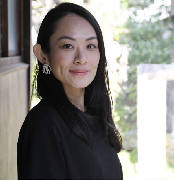 Born in Nagoya, Aichi Prefecture, Japan Growing up with a father who worked in graphic design, Takemura Yuri has always...