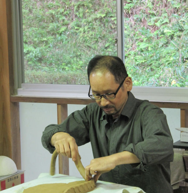 MIHARA KEN's unique style is the culmination of a thoughtful dialogue between ceramist and clay. Using iron-rich clay and fire-resistant...