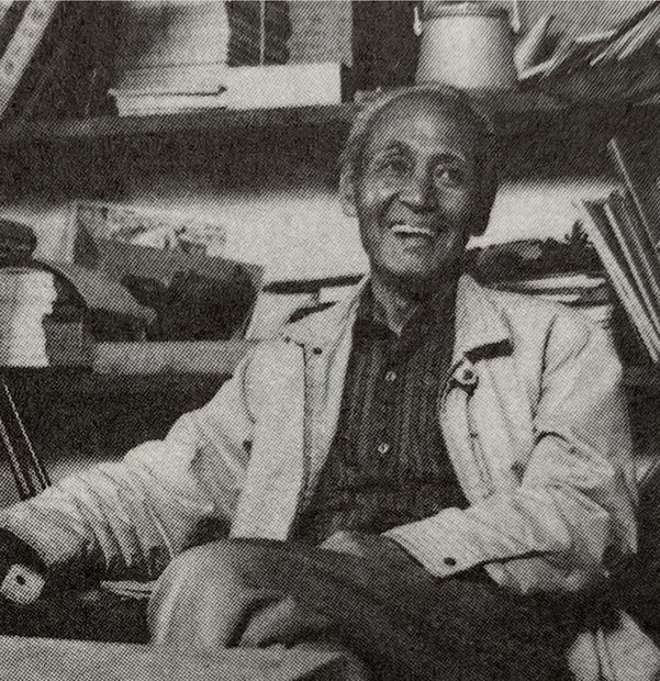 Kawamoto Gorō was one of the most innovative ceramic artists in Japan. After studying various styles and techniques, he decided...