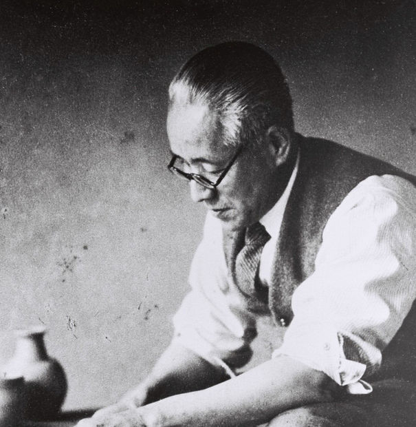 One of the artists to have the largest impact on the Japanese tea world was KAWAKITA HANDEISHI, a prosperous banker...