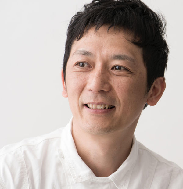 Born Oita Prefecture, Japan After encountering the celadon masterpieces of Itaya Hazan (1872-1963), AKASHI RYŌTARŌ was inspired to become a...