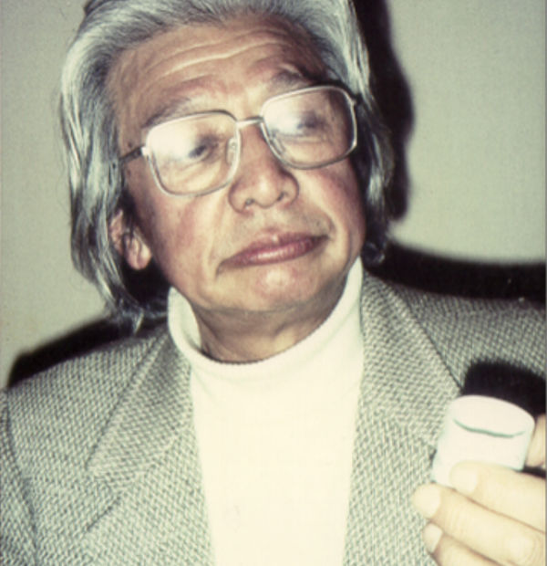 (1927-2008) TSUJI SEIMEI established his interest in ceramics as a young boy and was able to successfully wheel-throw as early...