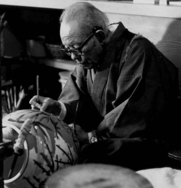 Descended from a line of Kyoto samurai, KONDŌ YŪZŌ chose ceramics as his profession after finding inspiration in the clay...