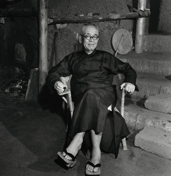 Without extraordinary ideas there can be no extraordinary results. ROSANJIN Master of an enormous range of glazes, KITAŌJI ROSANJIN produced...