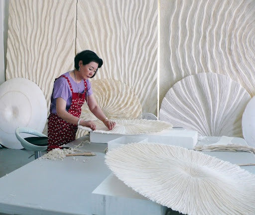 Heekyung Kim finds deep inspiration in nature&rsquo;s cyclical rhythm, seeing it as the ultimate source of life, learning, and beauty....